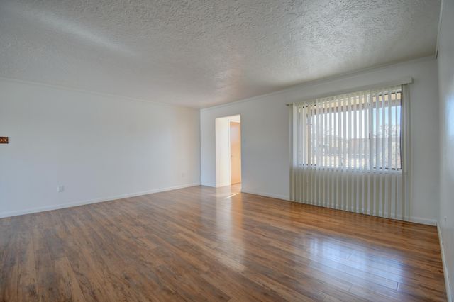 3947 Donald Road SW, Albuquerque, NM 87105