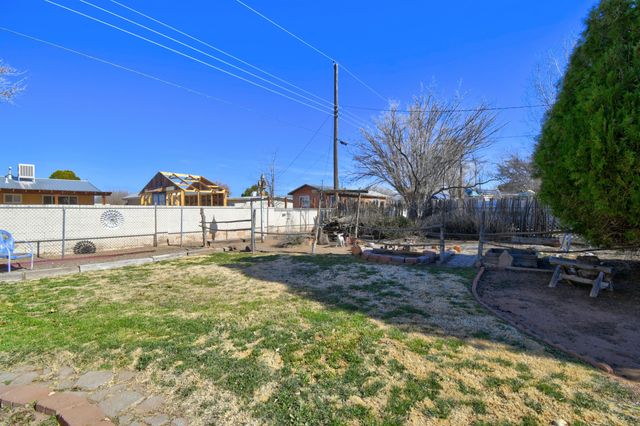 3947 Donald Road SW, Albuquerque, NM 87105