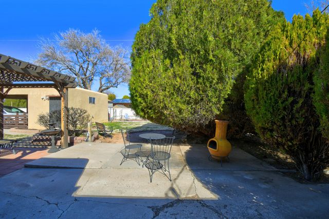 3947 Donald Road SW, Albuquerque, NM 87105