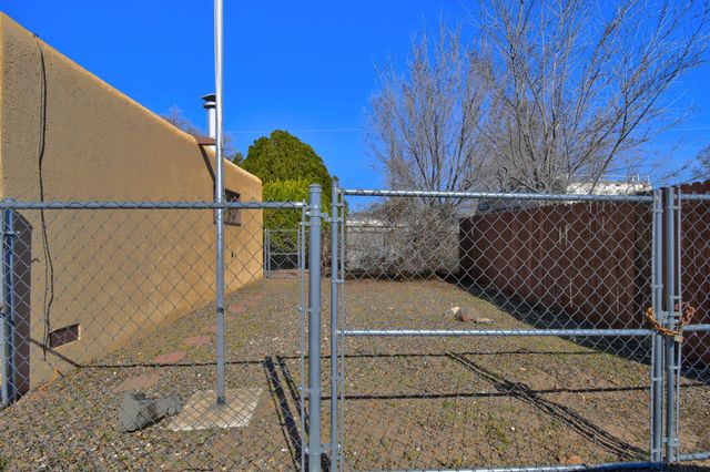 3947 Donald Road SW, Albuquerque, NM 87105