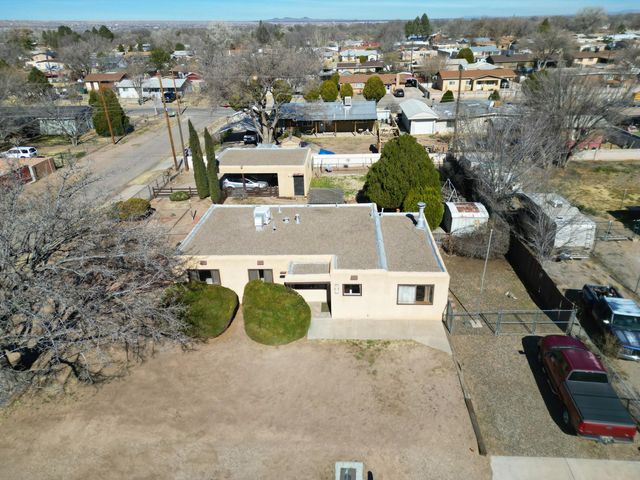 3947 Donald Road SW, Albuquerque, NM 87105