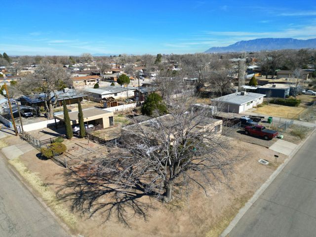 3947 Donald Road SW, Albuquerque, NM 87105