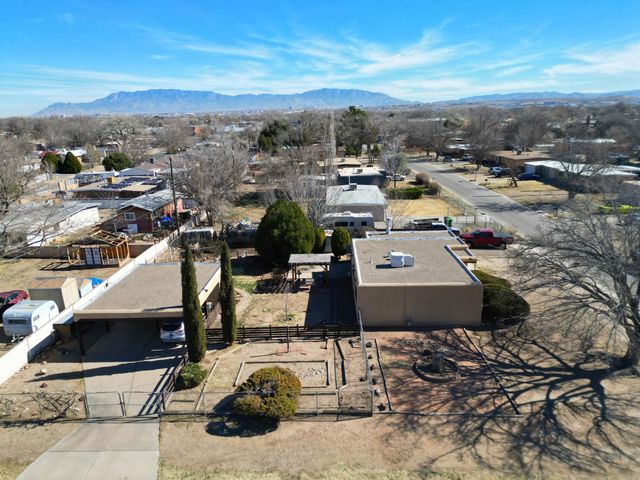 3947 Donald Road SW, Albuquerque, NM 87105