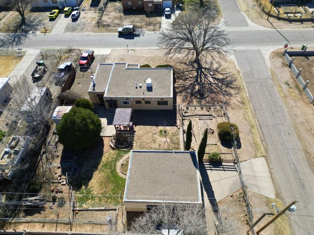 3947 Donald Road SW, Albuquerque, NM 87105