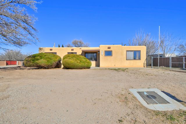 3947 Donald Road SW, Albuquerque, NM 87105