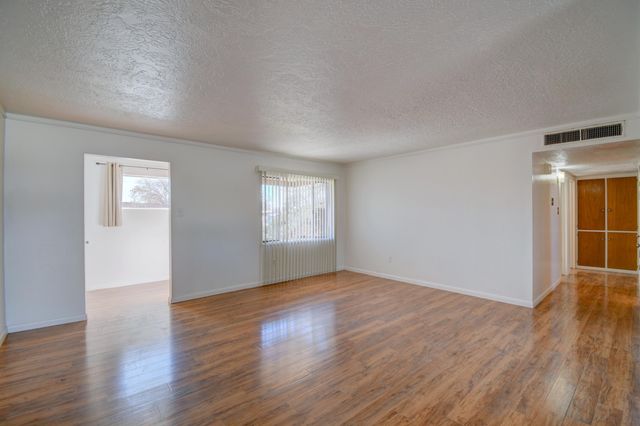 3947 Donald Road SW, Albuquerque, NM 87105