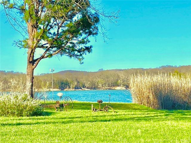 14889 311 Highway, Green Forest, AR 72638