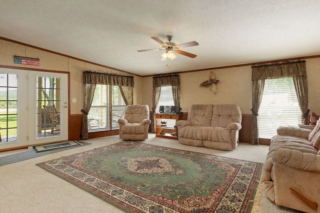 14889 311 Highway, Green Forest, AR 72638