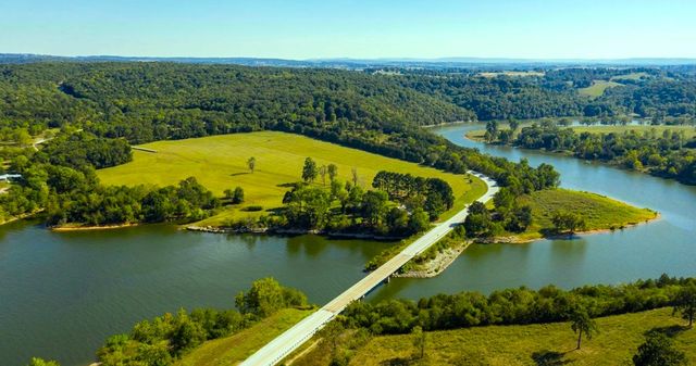 14889 311 Highway, Green Forest, AR 72638