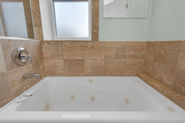 3435 W Sunnyside Avenue 3W, Chicago, IL 60625