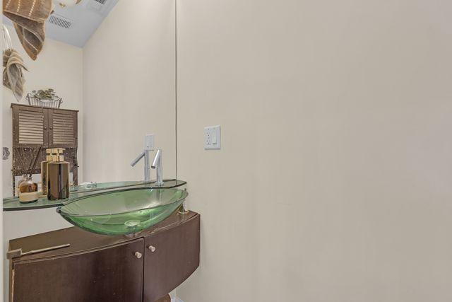 3435 W Sunnyside Avenue 3W, Chicago, IL 60625