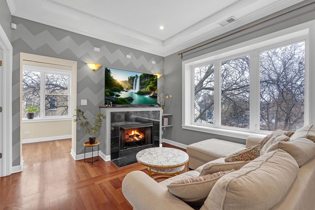 3435 W Sunnyside Avenue 3W, Chicago, IL 60625