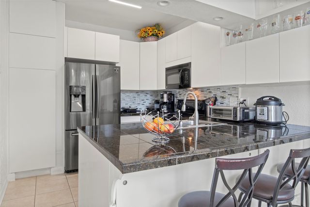 215 Cimarron Trail 1, Irving, TX 75063