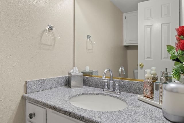215 Cimarron Trail 1, Irving, TX 75063