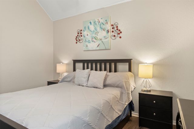 215 Cimarron Trail 1, Irving, TX 75063