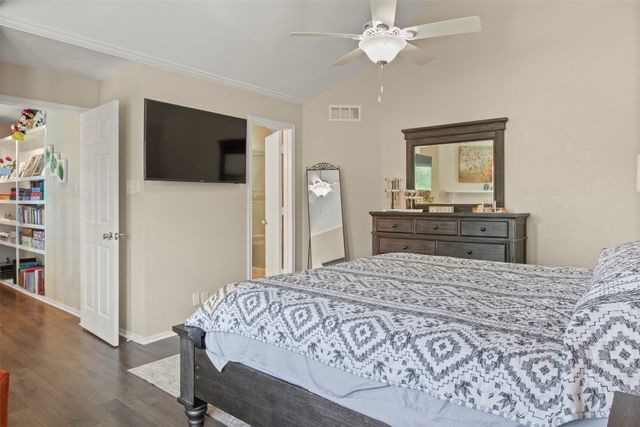 215 Cimarron Trail 1, Irving, TX 75063