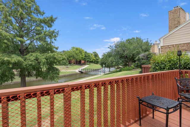 215 Cimarron Trail 1, Irving, TX 75063