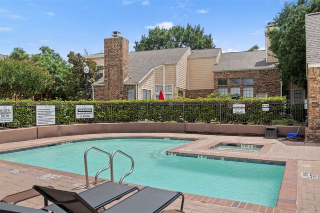 215 Cimarron Trail 1, Irving, TX 75063