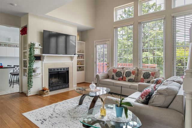 215 Cimarron Trail 1, Irving, TX 75063