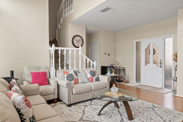 215 Cimarron Trail 1, Irving, TX 75063