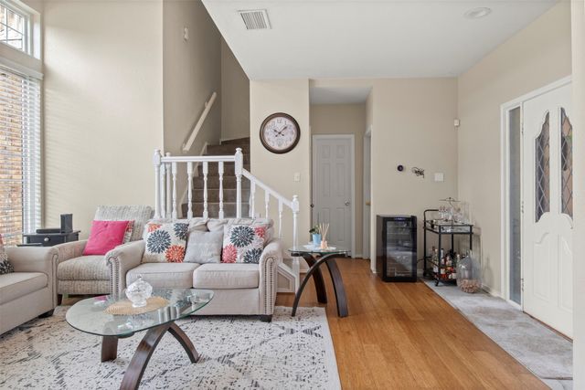 215 Cimarron Trail 1, Irving, TX 75063
