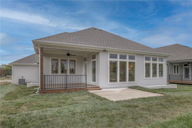 13829 Westgate Street, Overland Park, KS 66221
