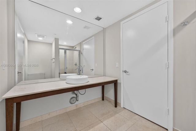 465 Brickell Avenue 419, Miami, FL 33131