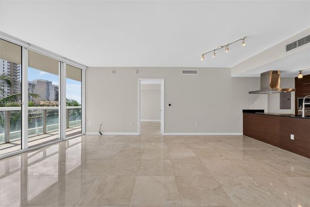 465 Brickell Avenue 419, Miami, FL 33131