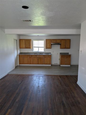 109 E Parker Road, Houston, TX 77076