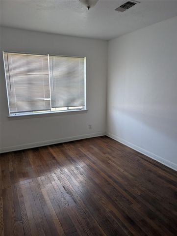 109 E Parker Road, Houston, TX 77076
