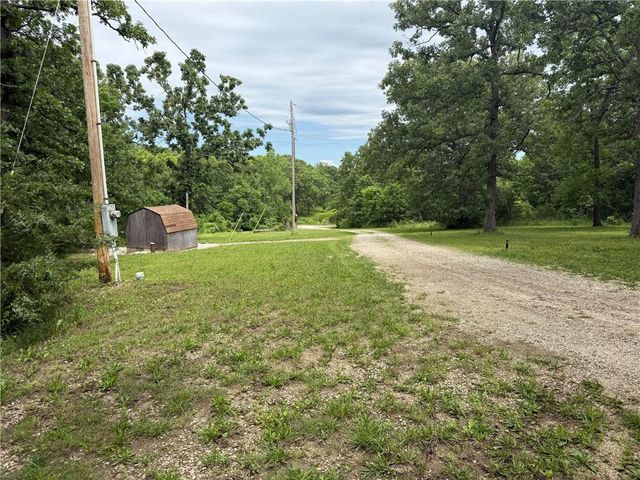 26361 Weidenmann Place, Edwards, MO 65326
