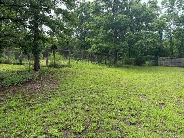 26361 Weidenmann Place, Edwards, MO 65326