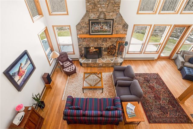 2090 Oak Ridge Dr, Saltlick Twp, PA 15622