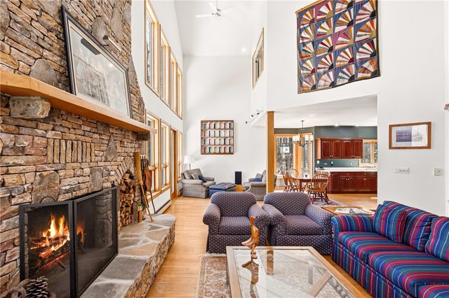 2090 Oak Ridge Dr, Saltlick Twp, PA 15622