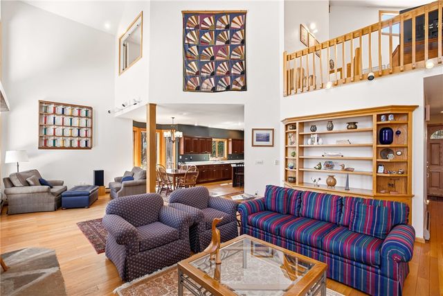 2090 Oak Ridge Dr, Saltlick Twp, PA 15622