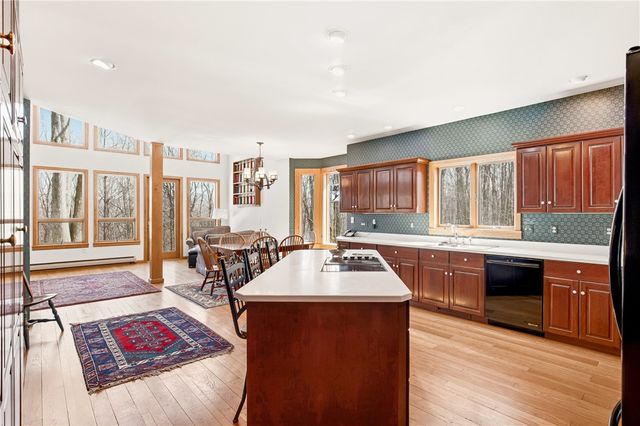 2090 Oak Ridge Dr, Saltlick Twp, PA 15622