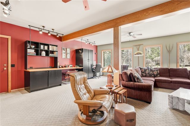 2090 Oak Ridge Dr, Saltlick Twp, PA 15622