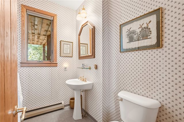 2090 Oak Ridge Dr, Saltlick Twp, PA 15622