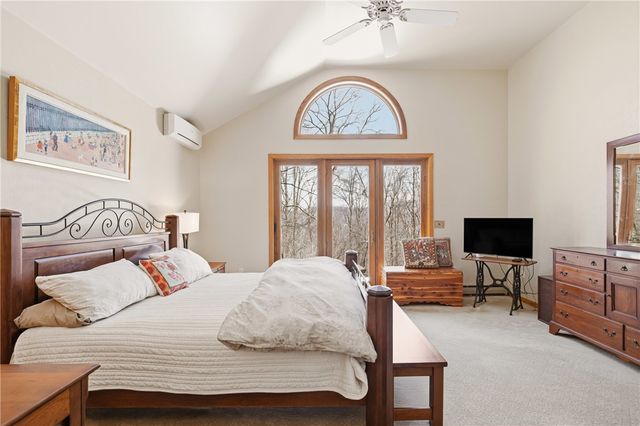 2090 Oak Ridge Dr, Saltlick Twp, PA 15622