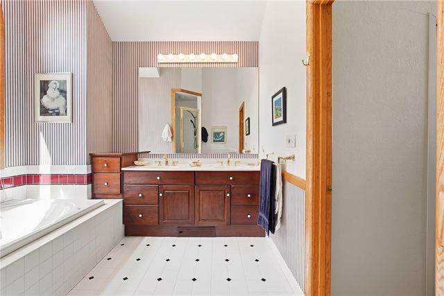 2090 Oak Ridge Dr, Saltlick Twp, PA 15622