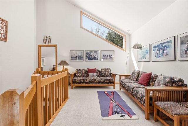 2090 Oak Ridge Dr, Saltlick Twp, PA 15622