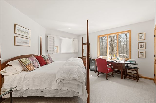 2090 Oak Ridge Dr, Saltlick Twp, PA 15622