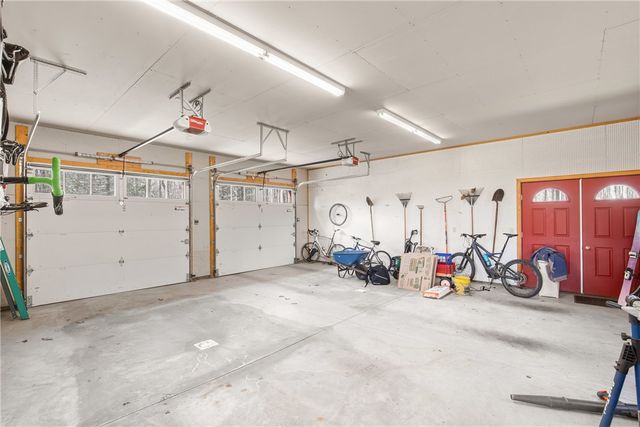 2090 Oak Ridge Dr, Saltlick Twp, PA 15622