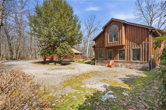 2090 Oak Ridge Dr, Saltlick Twp, PA 15622
