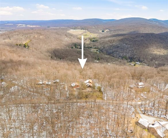 2090 Oak Ridge Dr, Saltlick Twp, PA 15622