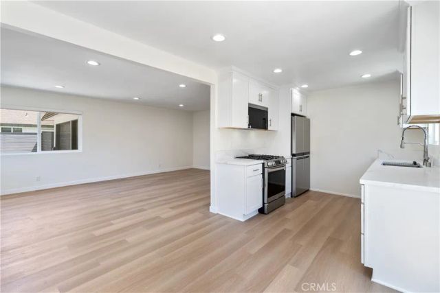 2049 Tustin Avenue C, Costa Mesa, CA 92627