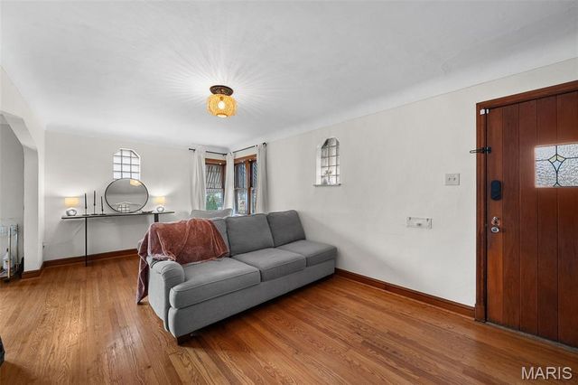 6622 Macklind Avenue, St Louis, MO 63109