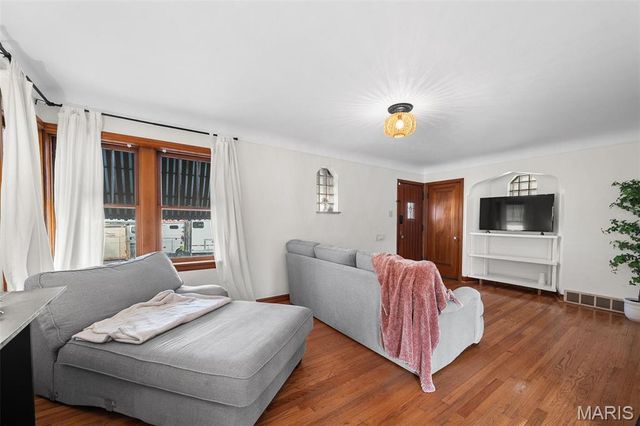 6622 Macklind Avenue, St Louis, MO 63109