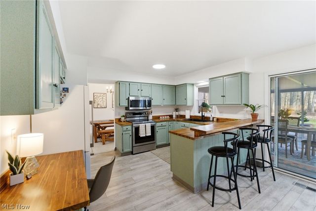 25726 Hidden Acres Drive, Westlake, OH 44145