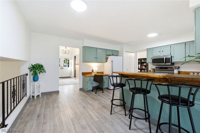 25726 Hidden Acres Drive, Westlake, OH 44145